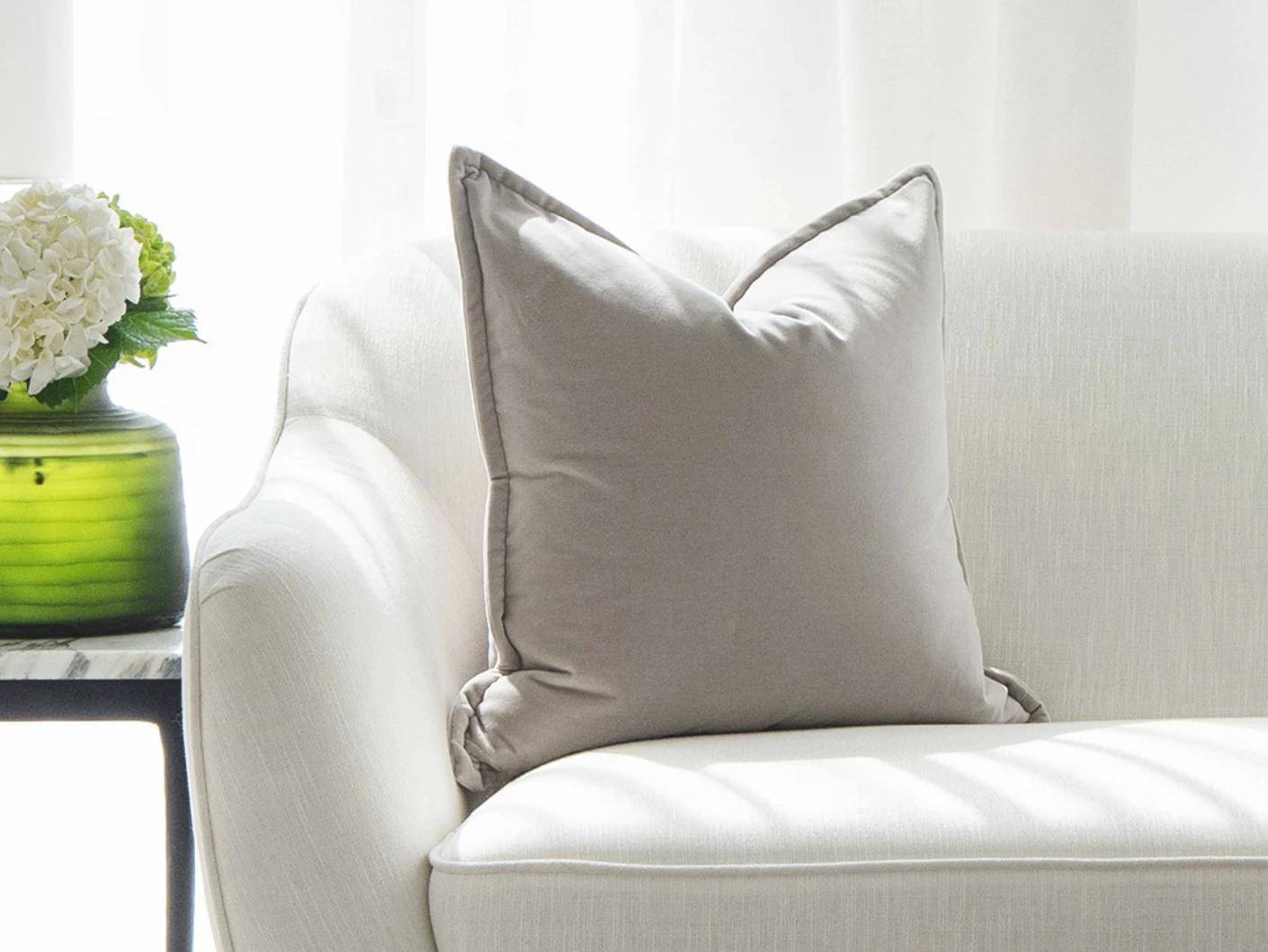 Alessandra Klimt single - indoor in beige, shown in a lifestyle front view as image 2