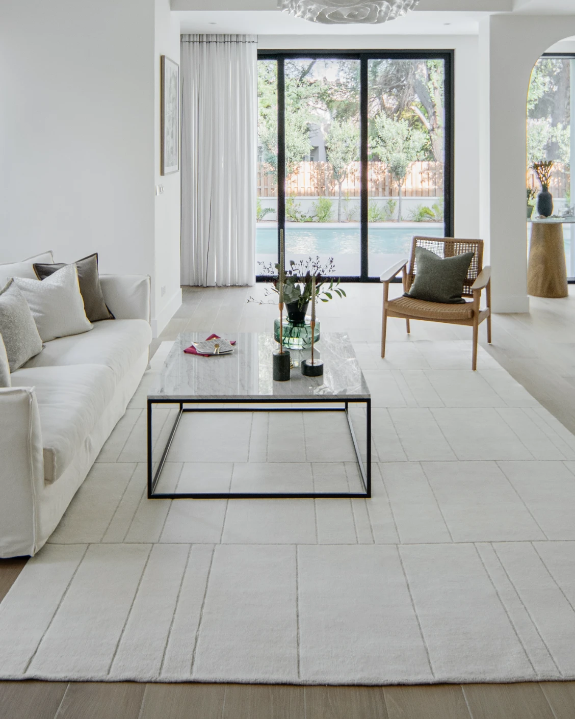 Elliot Bianca carpet in white and pearl, shown in a lifestyle front view as image 4