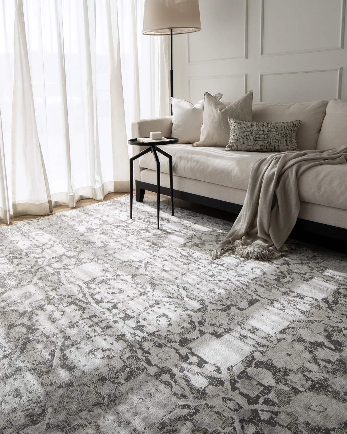 Jerik Ashton in grey, shown in a lifestyle right view as image 4