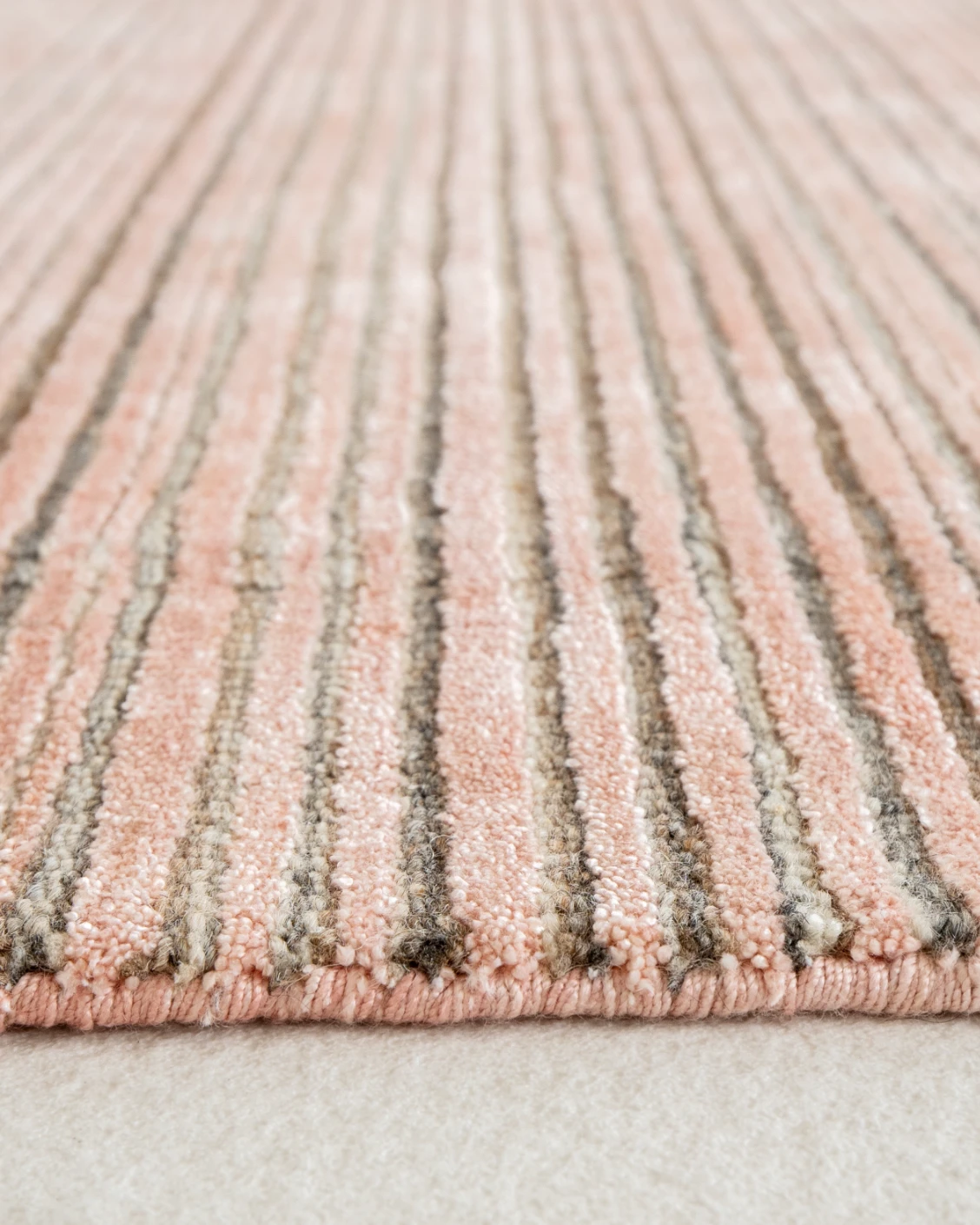 Rita Rosso carpet in pink, shown in a product close-up as image 9