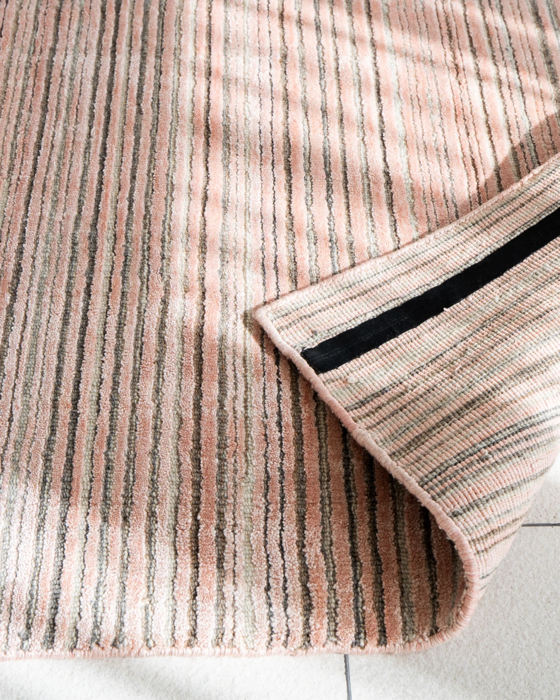 Rita Rosso carpet in pink, shown in a product close-up as image 10